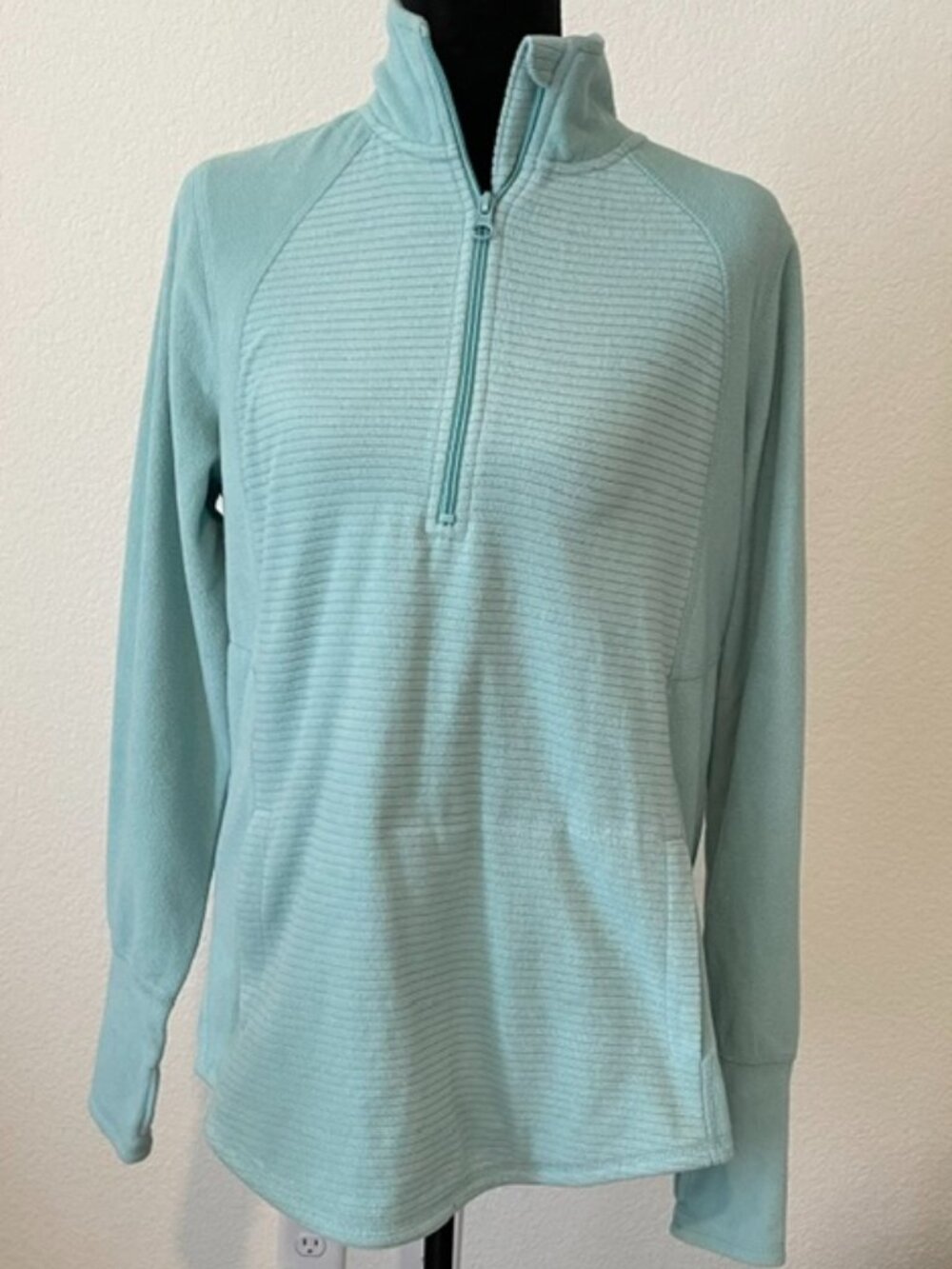 New Women's St John's Bay Active 1/4 Zip Pull Over Size Medium